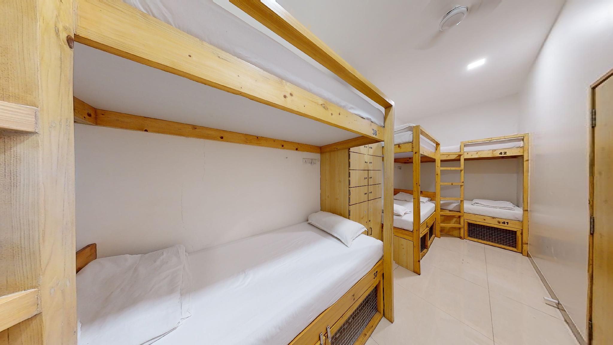 Bed in a 8 Bed Mixed Room