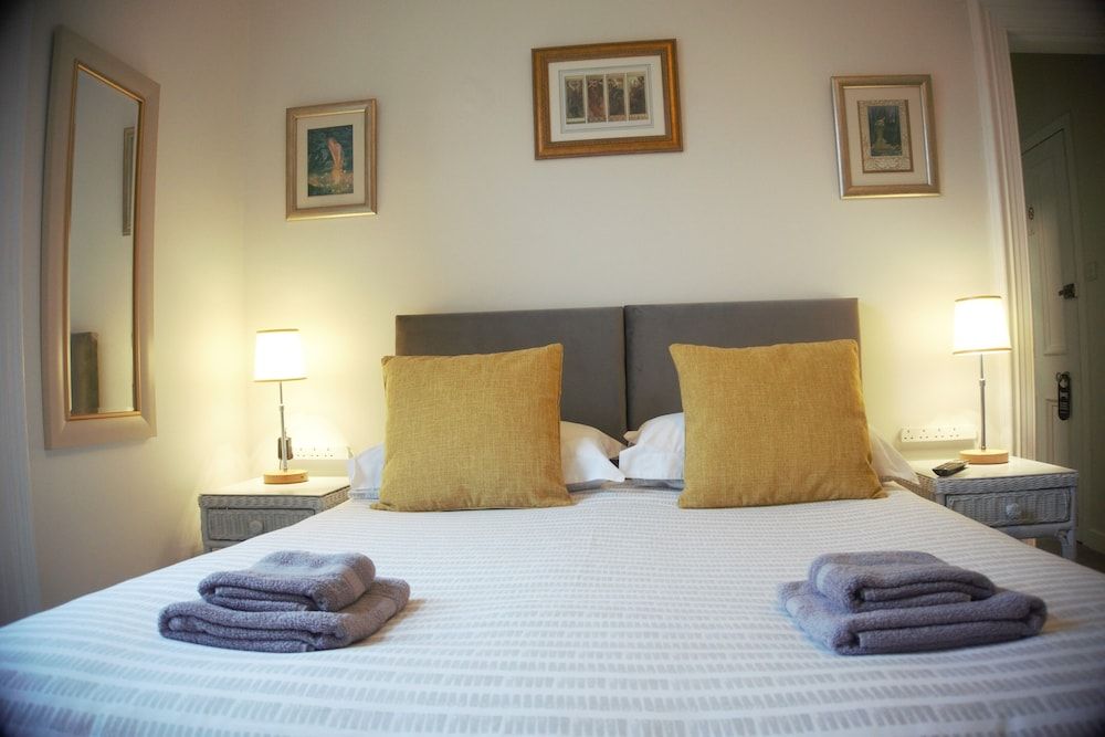 Barns Serviced Accommodation Superior Double or Twin Room, Ensuite 4