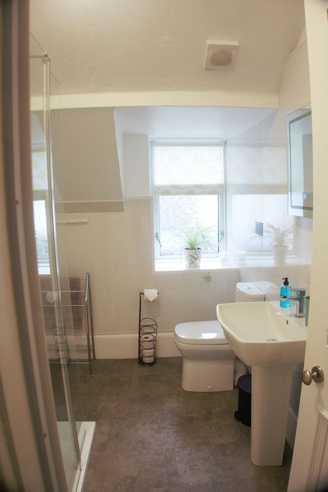 Barns Serviced Accommodation Superior Double or Twin Room, Ensuite 7