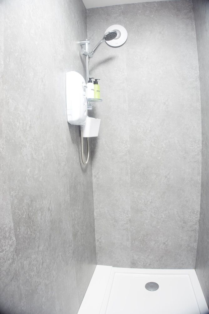 Barns Serviced Accommodation Superior Double Room, Ensuite 7