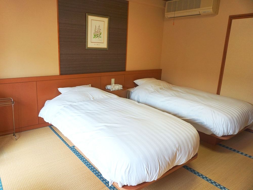 Japanese Twin Room, Non-Smoking, Town View