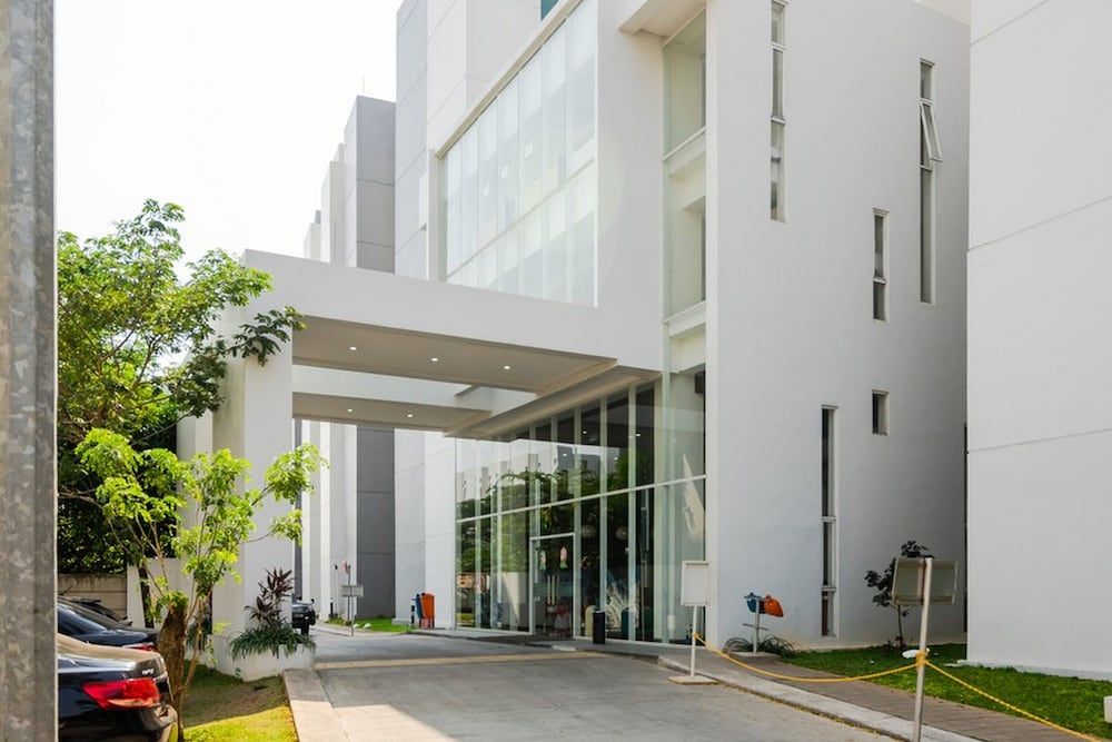 undefined RedDoorz Apartment @ Aeropolis Tangerang 4