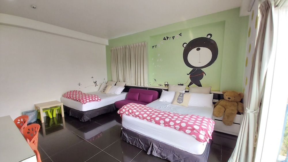 Super Cheap Homestay Design Quadruple Room, 2 Double Beds, Non Smoking 2