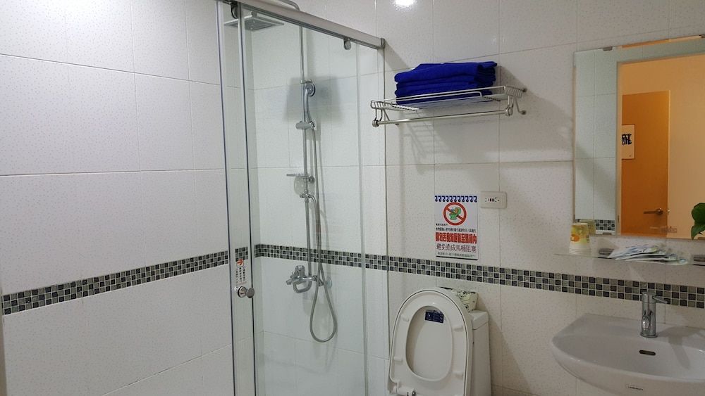 Super Cheap Homestay Comfort Quadruple Room, 2 Double Beds, Non Smoking 10