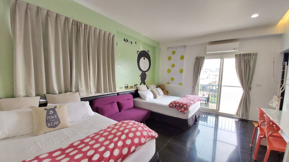 Super Cheap Homestay Design Quadruple Room, 2 Double Beds, Non Smoking 6