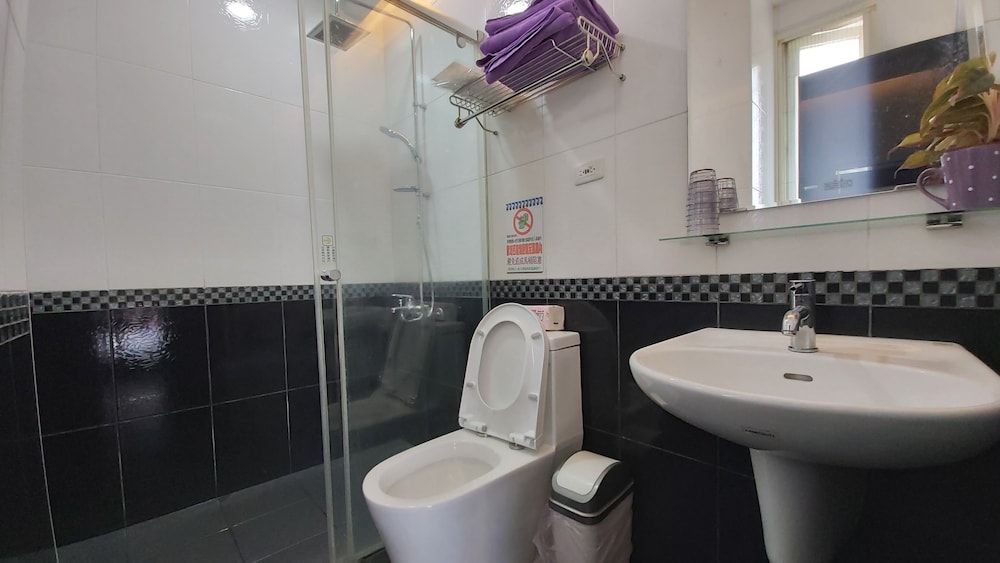 Super Cheap Homestay Design Quadruple Room, 2 Double Beds, Non Smoking 12