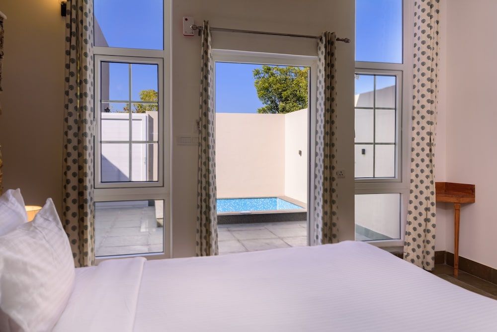 Luxury Cottage with Private Pool - Over 13 Years Old Only, Non-Smoking