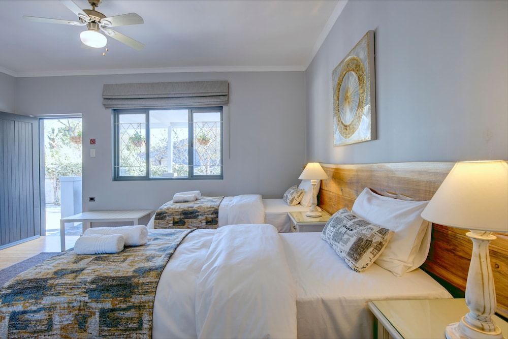Luxury Twin with Kitchenette