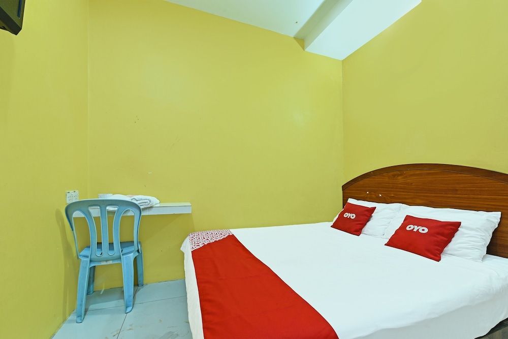 OYO 89656 Melati Hotel Nilai Standard Double Room 3