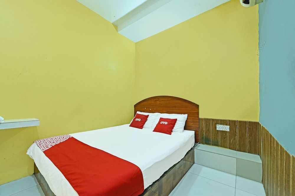 OYO 89656 Melati Hotel Nilai Standard Double Room 2