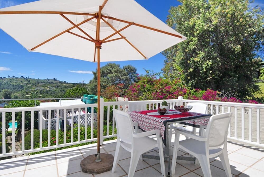 Guadeloupe Self Catering Apartment (The Top Cottage (1)) 4