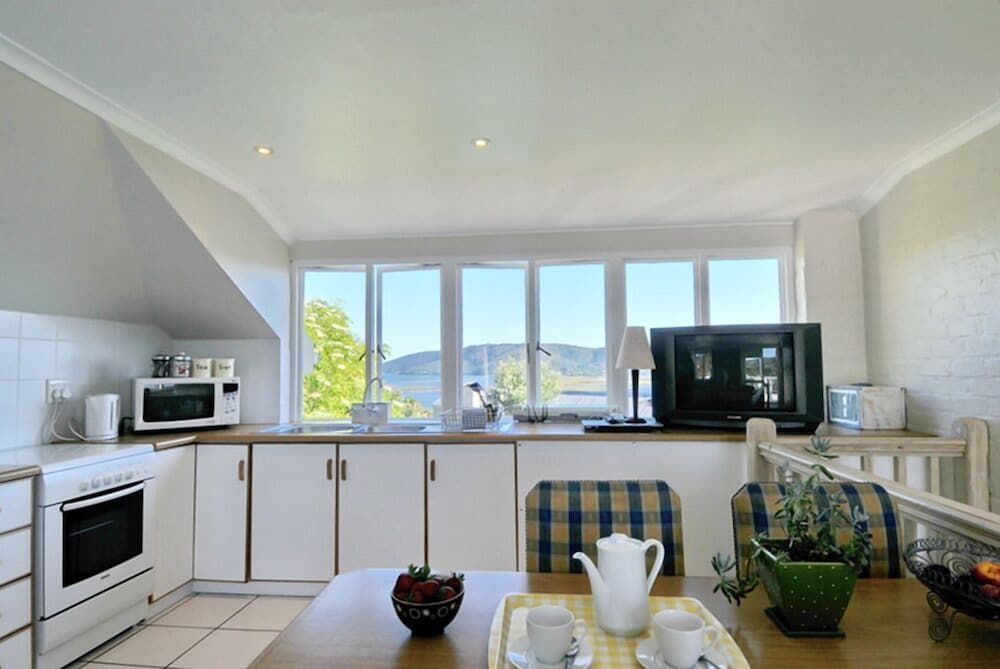 Guadeloupe Self Catering Apartment (The Top Cottage (1)) 2