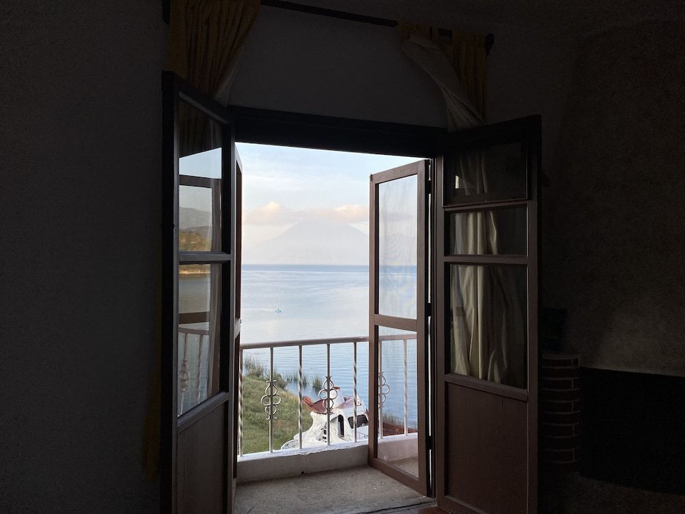 Honeymoon Room, 1 Queen Bed, Balcony, Lake View