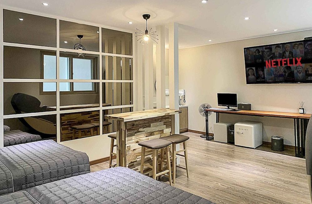 Brown Dot Hotel Buan Byeonsan Signature Twin Room 5