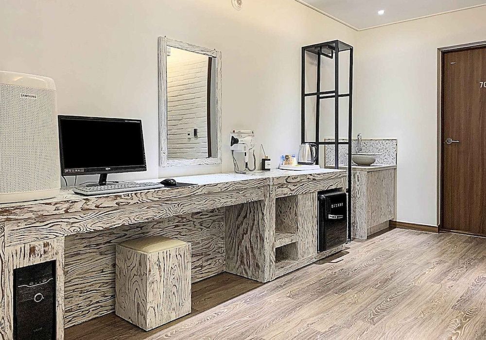 Brown Dot Hotel Buan Byeonsan Premium Double Room 7