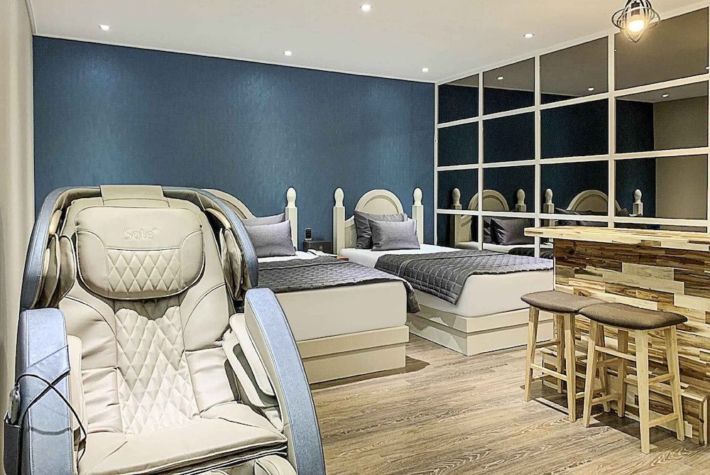 Brown Dot Hotel Buan Byeonsan Signature Twin Room