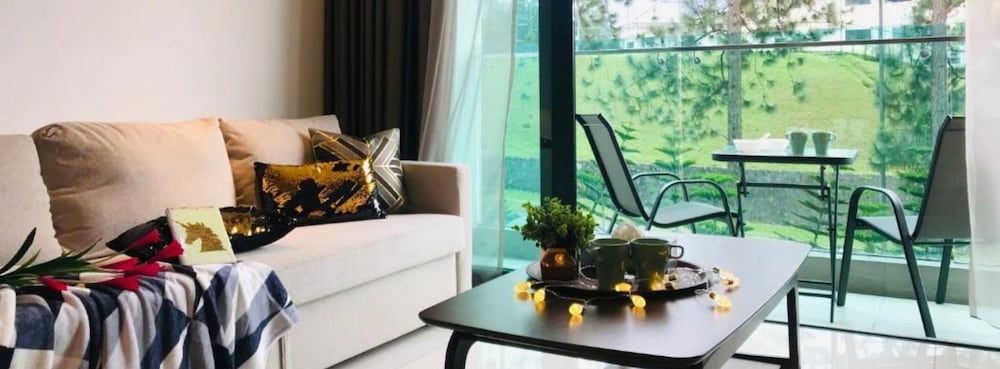 One-Bedroom Deluxe Apartment with Balcony