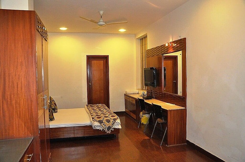 undefined Hotel Mandakini Plaza 9