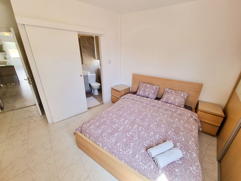 undefined Cheer Up City Apartment 8