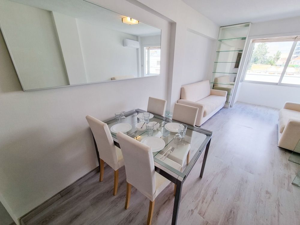 undefined Cheer Up City Apartment 6