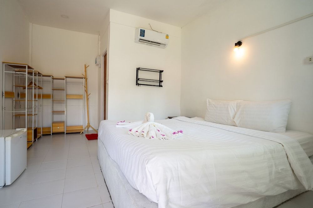 Isara Lanta Standard Bungalow 4