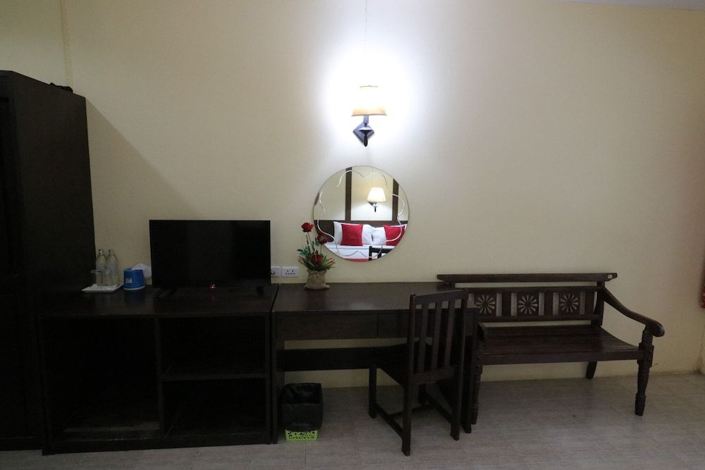 Baan Nat The Village Standard Double Room 8