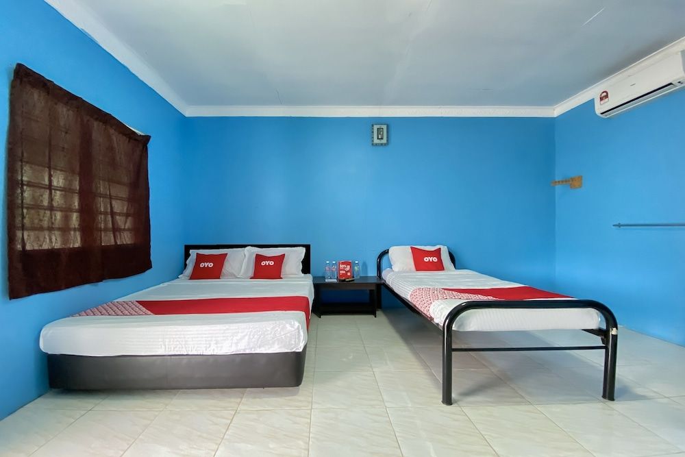 OYO 90168 Serambi Pelangi Chalet Superior Suite 3