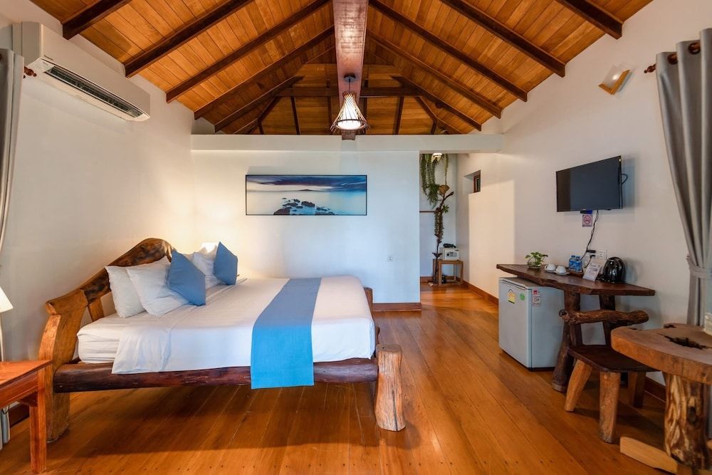 Deluxe Double Ocean View Bungalow