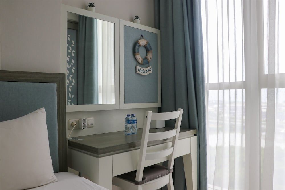 undefined Comfort and Elegant 1BR at Gold Coast Apartment 5