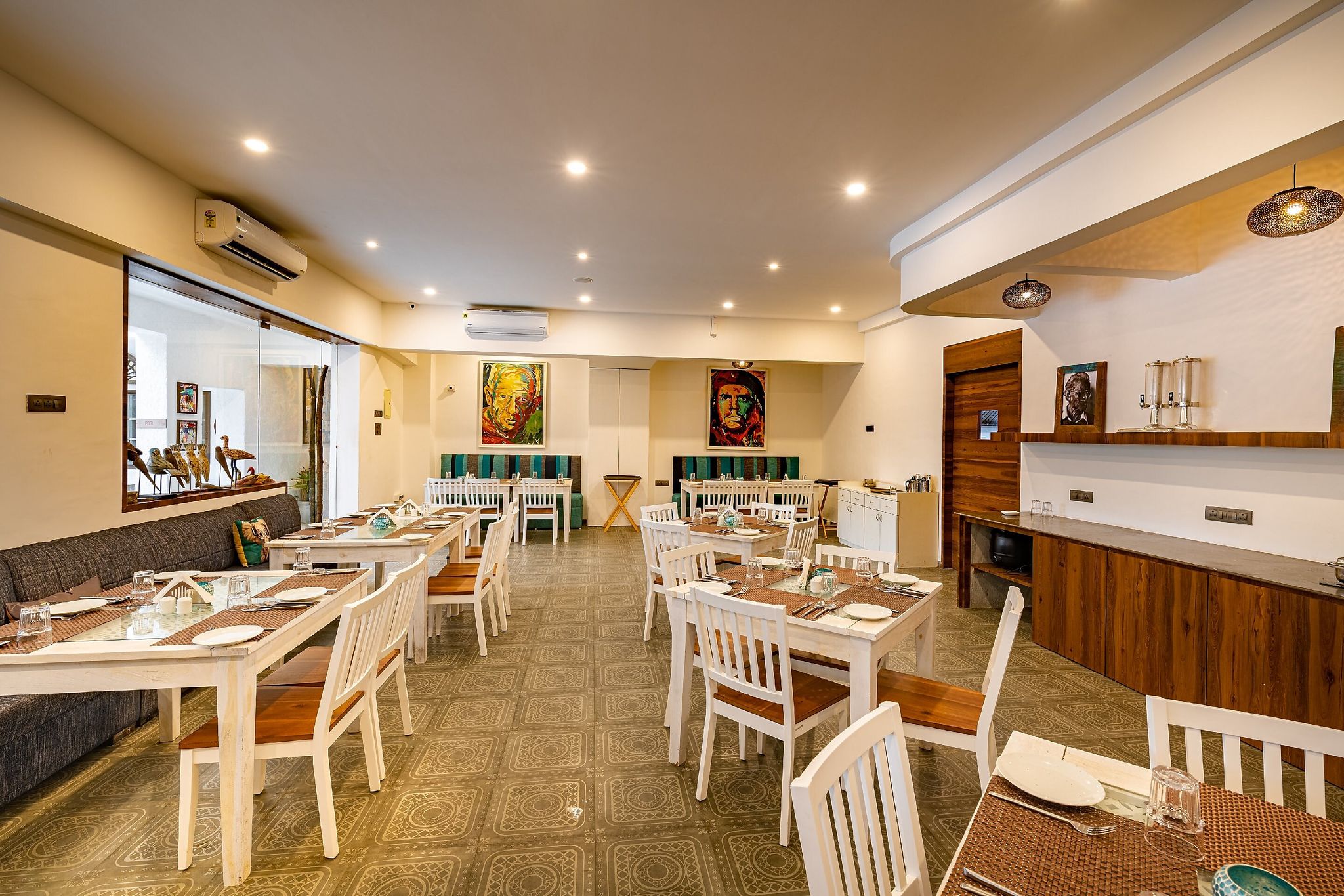 Food & Dining