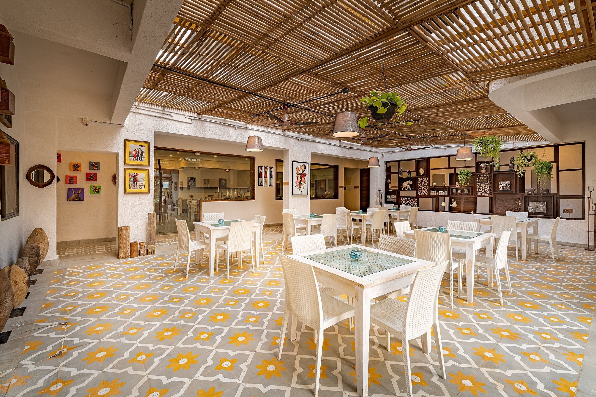 Food & Dining