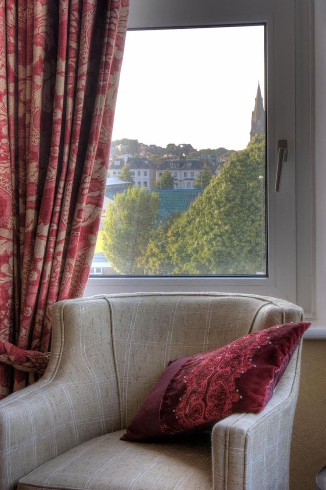 17 Wilmington Square Family Room with Sea View (2 Adults + 2 children) 7