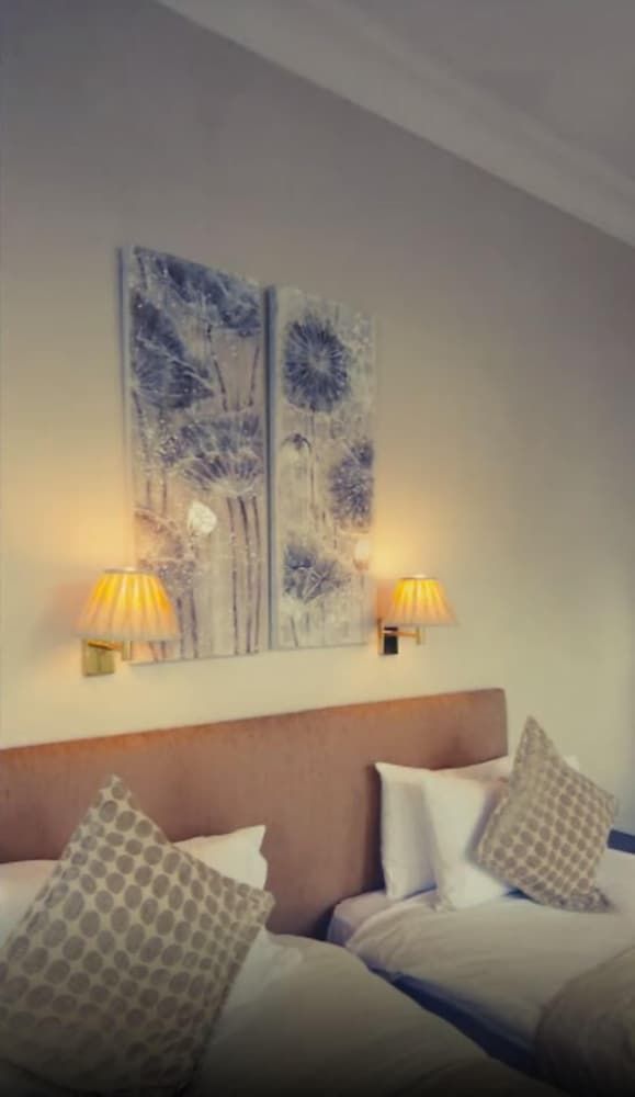 17 Wilmington Square Family Room with Sea View (2 Adults + 2 children) 6