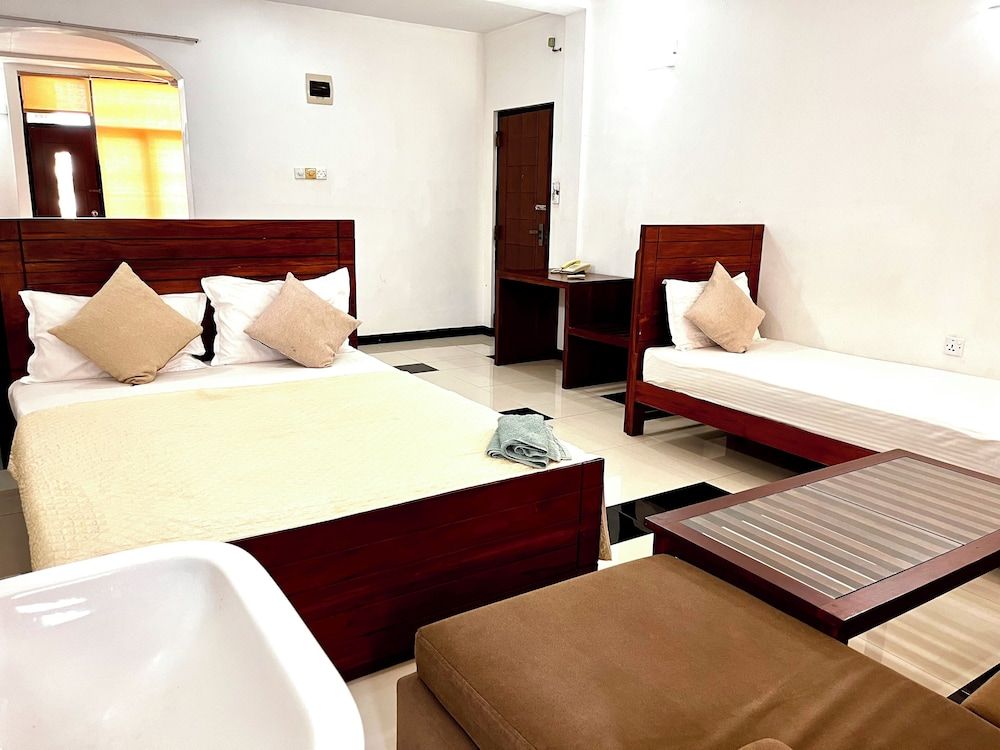 Subhas Hotel Family Suite 2