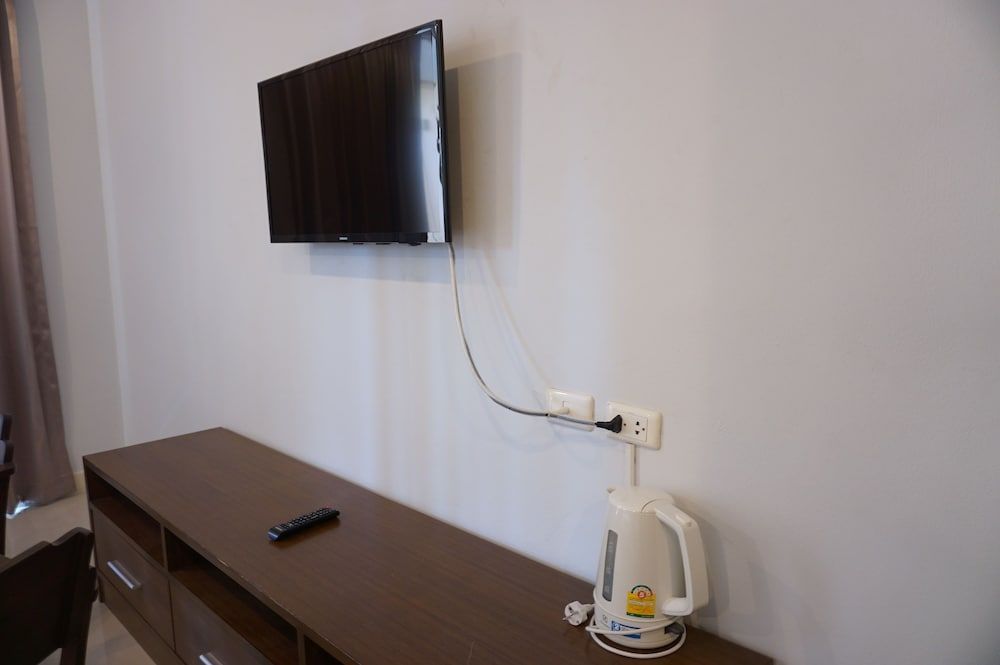 Green House Phuket Superior Double Room 4