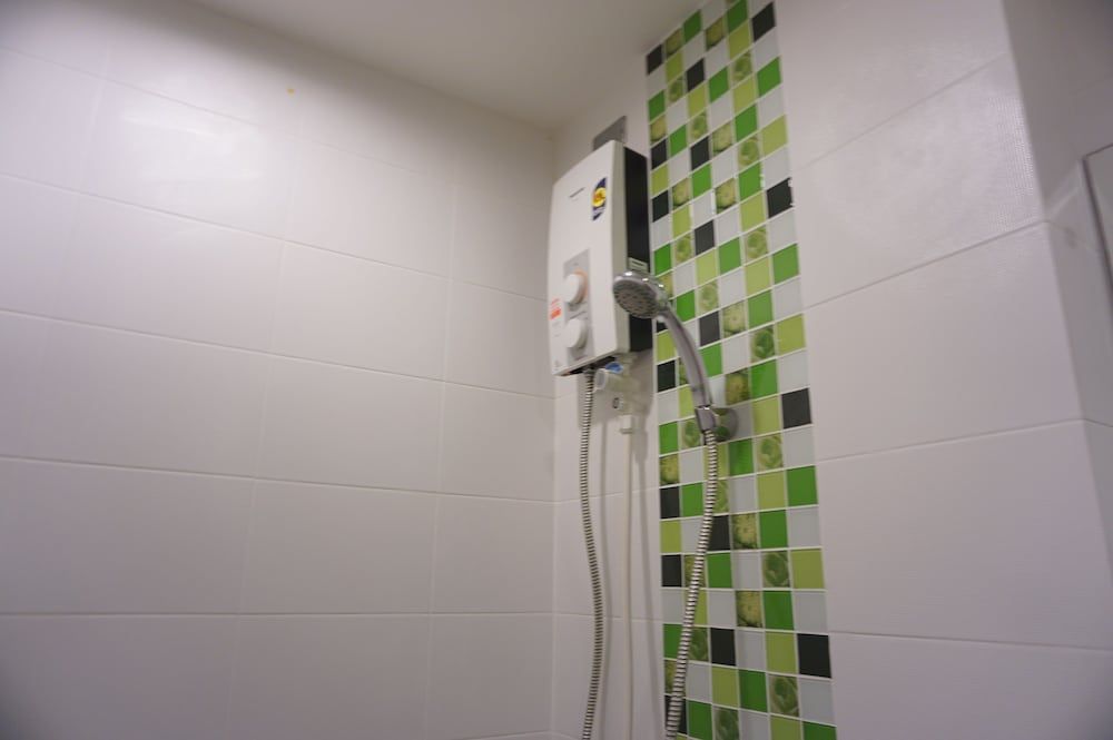 Green House Phuket Superior Twin Room 6