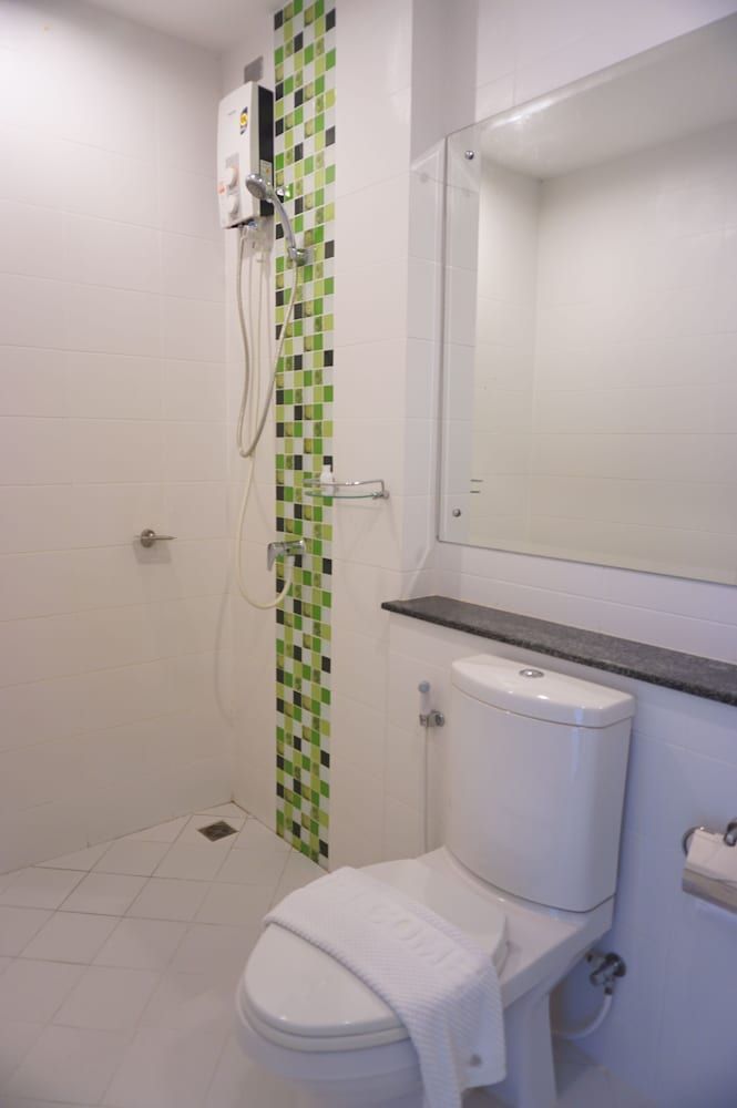 Green House Phuket Standard Double Room 3