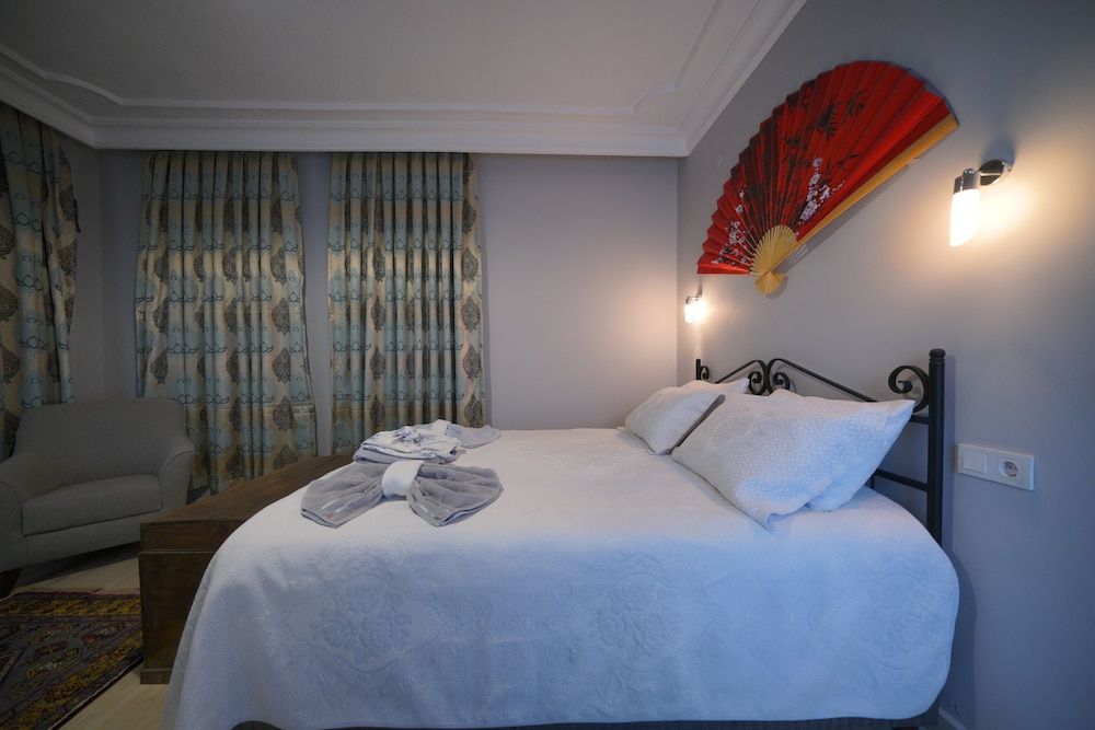 Pashabelle Hotel - Adults Only Family Triple Room 7