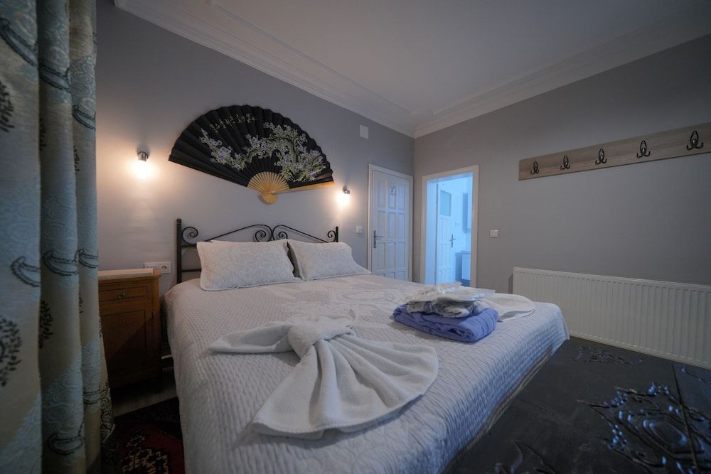 Pashabelle Hotel - Adults Only Family Triple Room 3