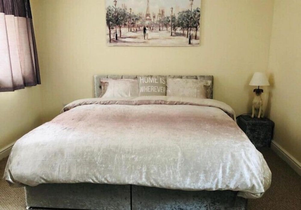 undefined The Winter Garden Suites 5