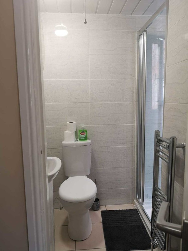 undefined The Winter Garden Suites 9