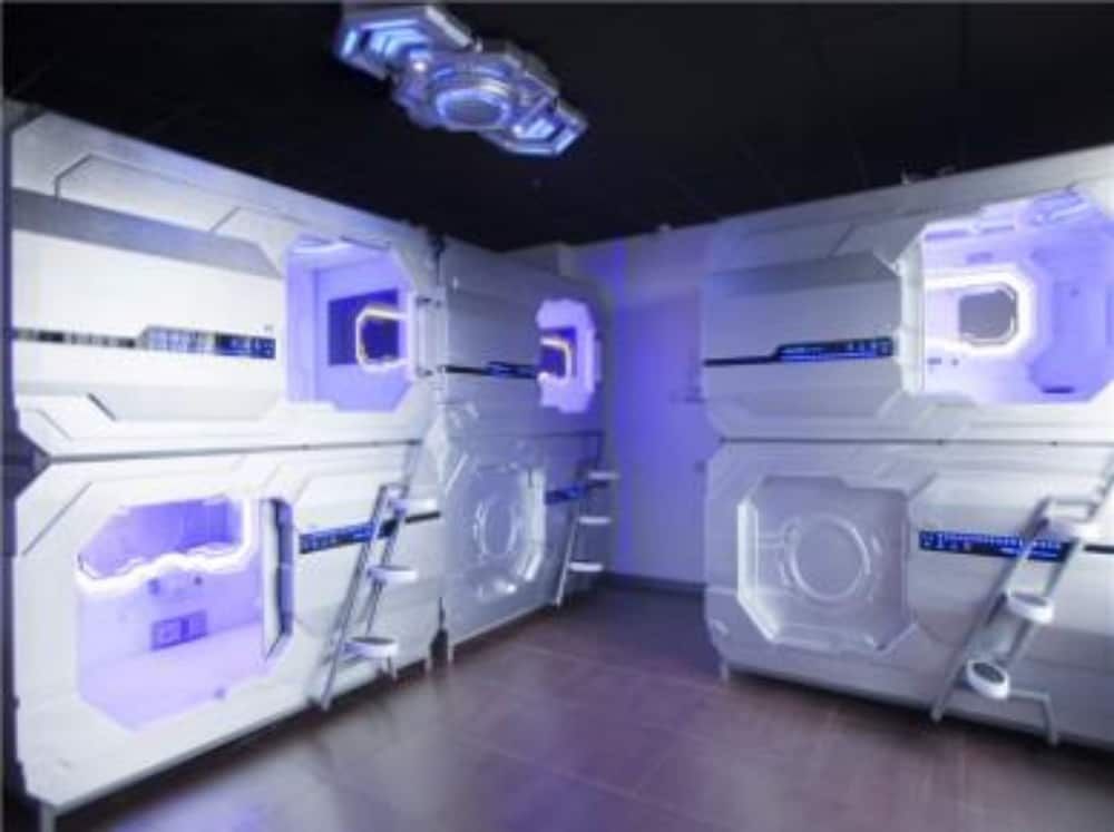 undefined Shenzhen Dreamers Capsule Hotel
