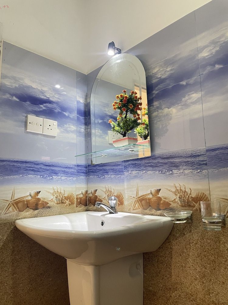 Cinnamon City Luxury Room, 1 King Bed, Garden View 7