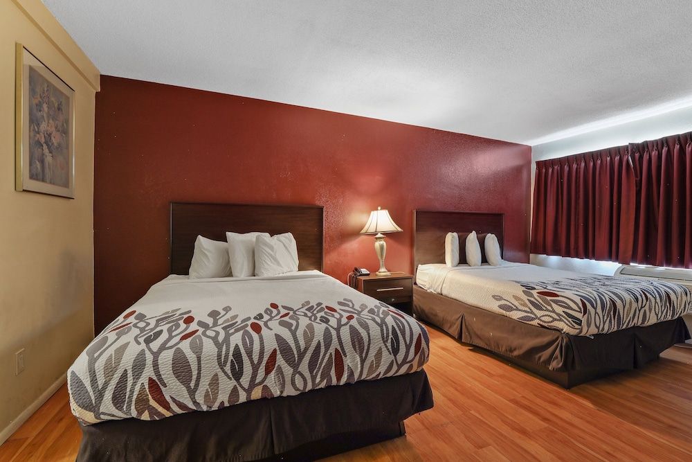 Suite, Non Smoking (1 King Bed and 2 Queen Beds)