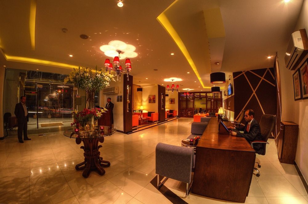 undefined Meneur Hotel 7