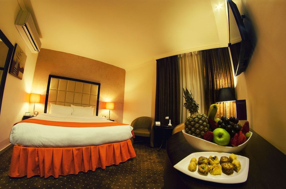 Meneur Hotel Superior Double Room 2