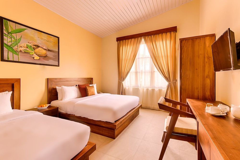 Spice Ella SUPERIOR FAMILY ROOM 2