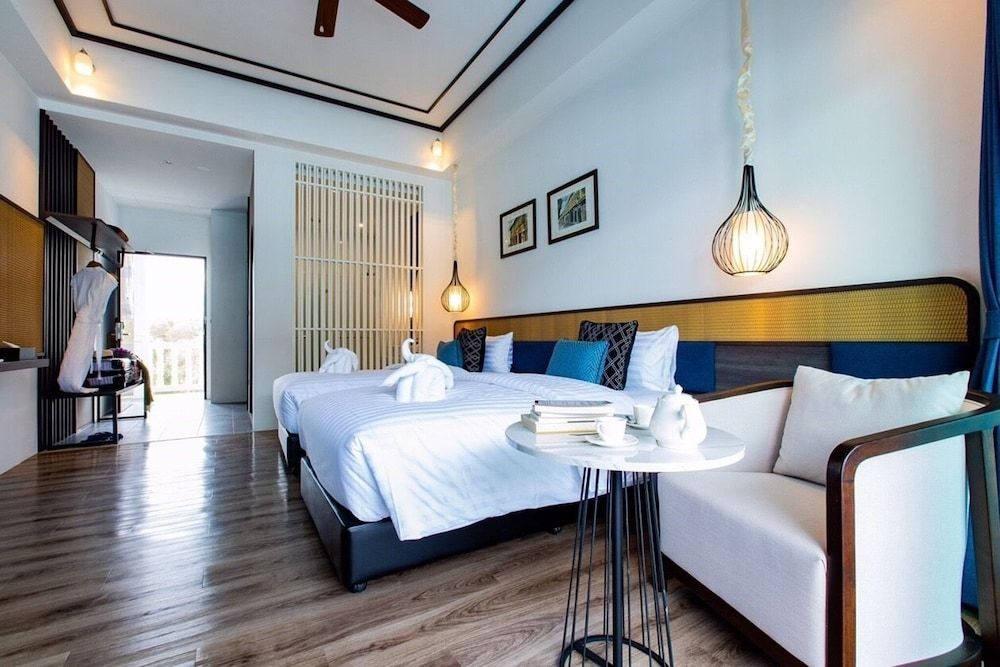 Chaanburi Boutique Resort 2 bed blue room pool view