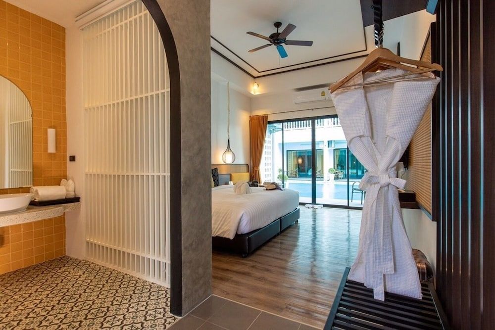 Chaanburi Boutique Resort Yellow room pool access 2