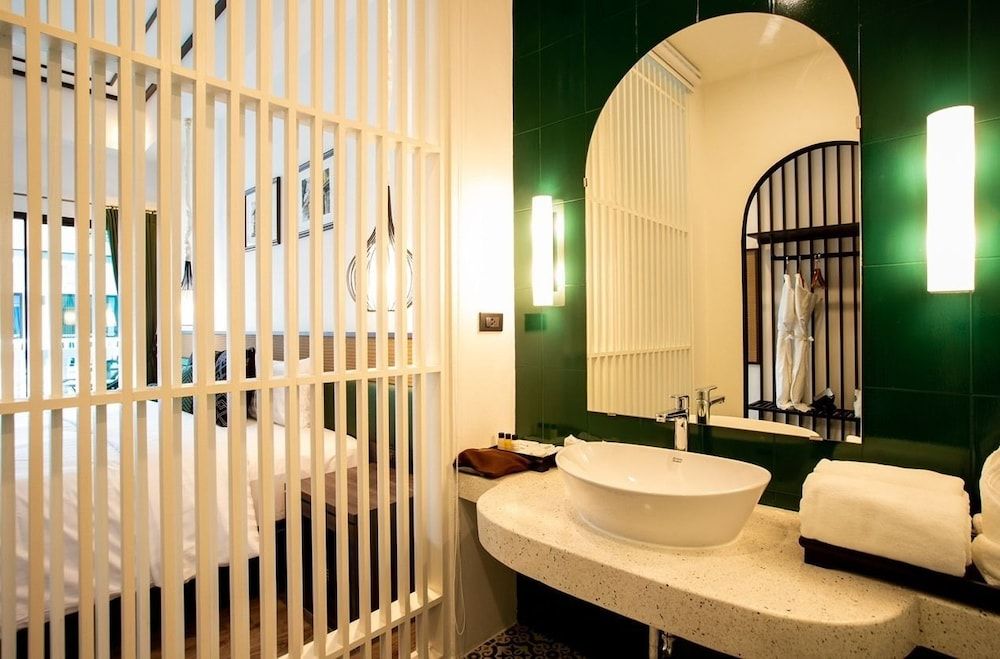 Chaanburi Boutique Resort Green room pool view 6